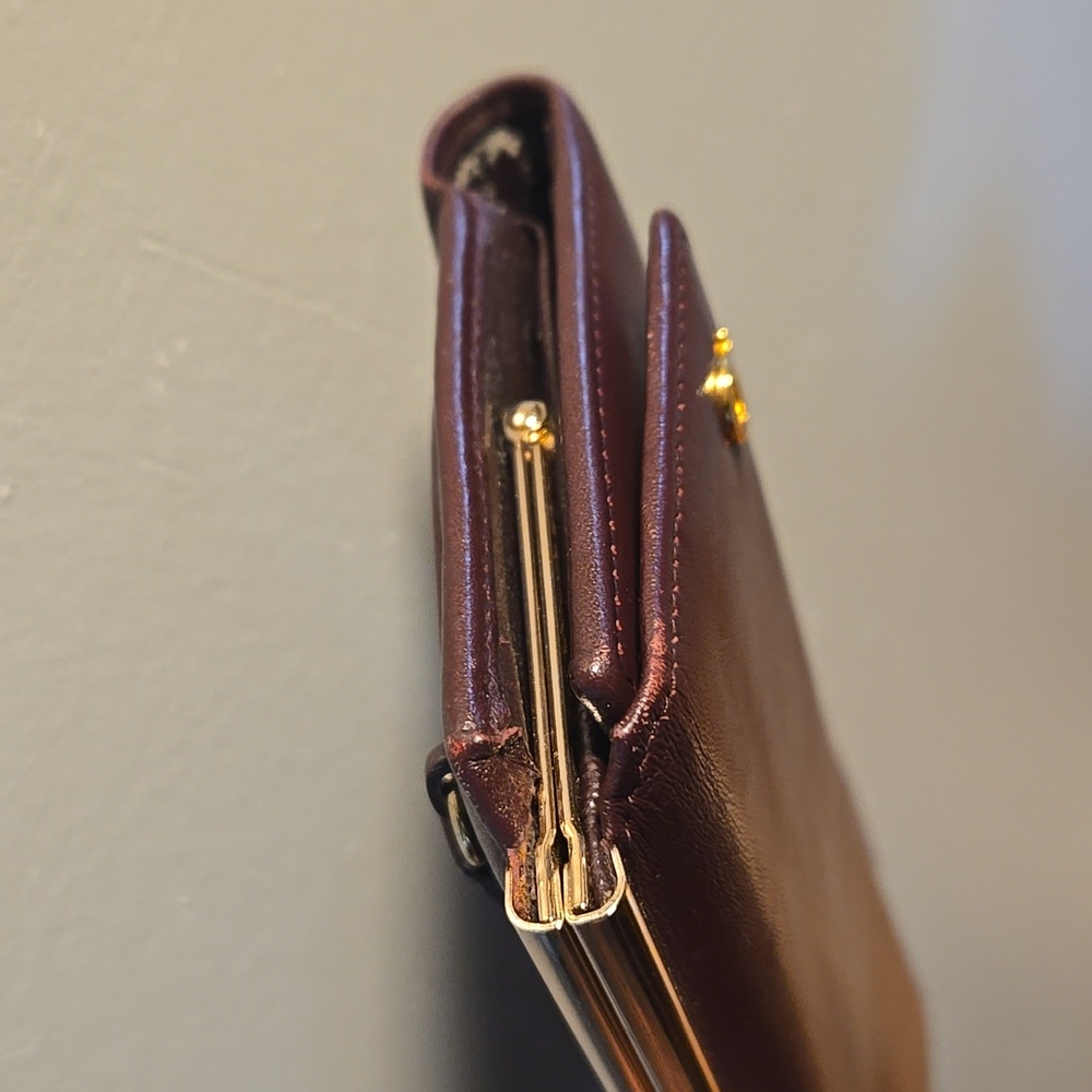 Etienne Aigner Kisslock Leather Wallet Burgundy - Picture 8 of 11